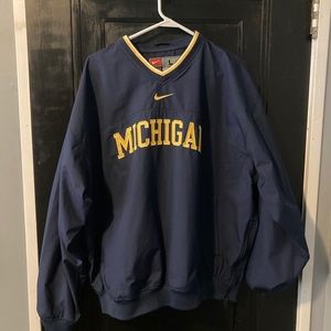 Men’s Michigan Vintage V-neck Windbreaker